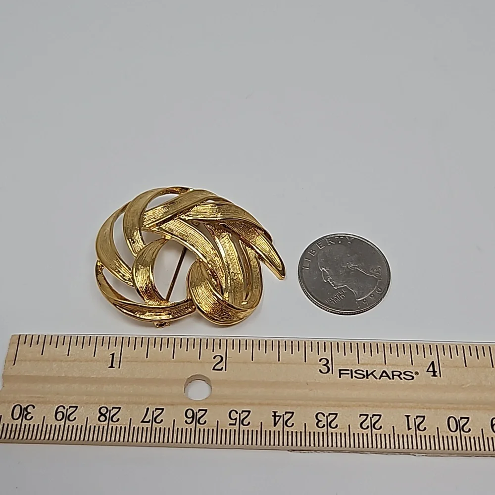 Vintage Monet Gold Tone Brooch Textured Swirl Leaf Classic Signed